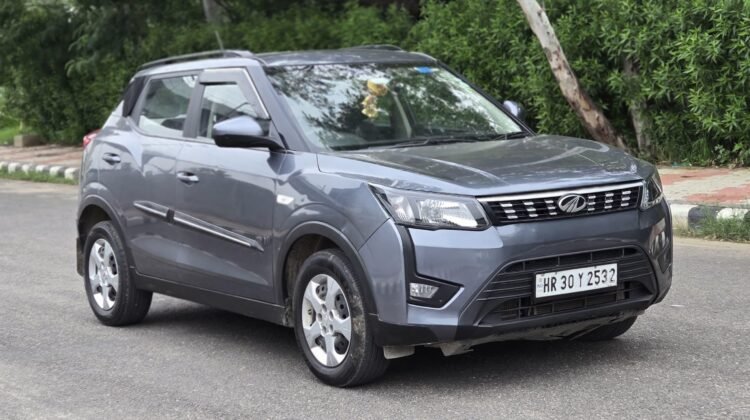  Mahindra XUV300 W6