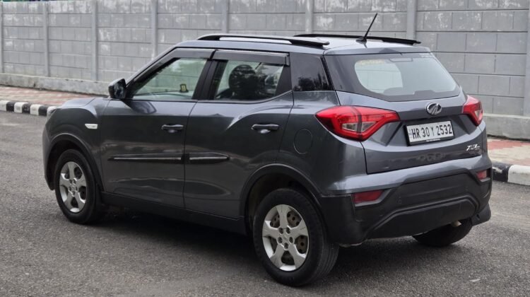  Mahindra XUV300 W6