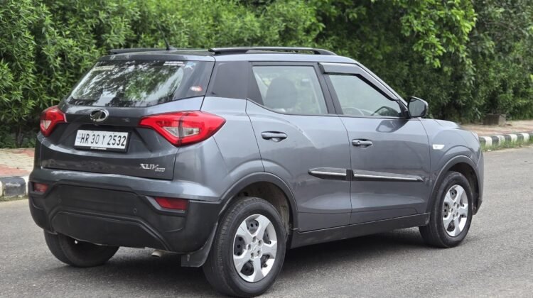  Mahindra XUV300 W6
